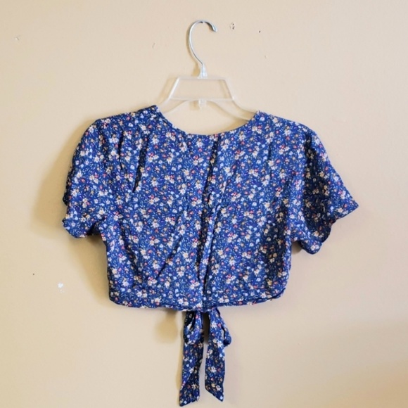 American Eagle crop top - Picture 2 of 3